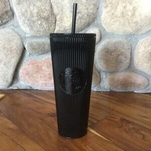 Starbucks 24 fl oz Black Ribbed Tumbler with Straw Cold Cup